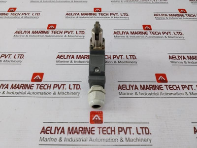 Honeywell Bze7-2Rqn8-c Limit Switch Iec 947-5-1, En60947-5-1 - Used Honeywell Bze7-2Rqn8-c Limit Switch Iec 947-5-1, En60947-5-1 - Used