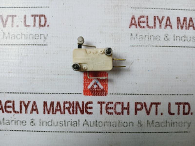 Lot Of 5X Cherry D44X Pushbutton Micro Switch 10A 125-250Vac T85 - Used Lot Of 5X Cherry D44X Pushbutton Micro Switch 10A 125-250Vac T85 - Used