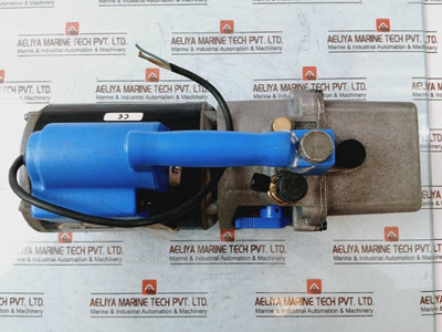 Robinair 15401 High Performance Vacuum Pump C55Jxhje-4071 93 L/M - Used Robinair 15401 High Performance Vacuum Pump C55Jxhje-4071 93 L/M - Used