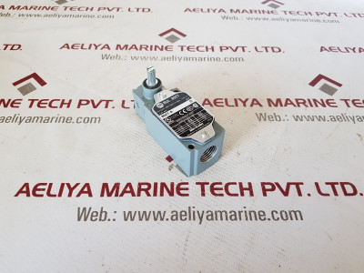 Allen-bradley 802t-a limit switch with operator and roller arm
