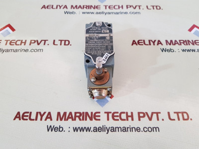 Allen Bradley 802r-hc oil tight limit switch ser.B