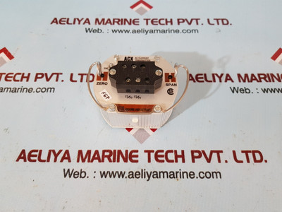 Moore acx70-120vac/4-20ma/12-42dc acx ac current transmitter - New Moore acx70-120vac/4-20ma/12-42dc acx ac current transmitter - New
