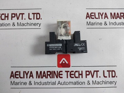 Telemecanique Rxm4Ab2P7 Relay With Socket Rxze2M114M - Used