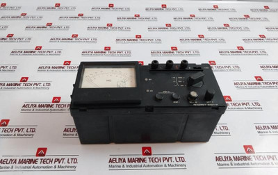 Megaohmmeter F4102/1-1M Analog Fluke ~220V 0 To 2000 MΩ - Used Megaohmmeter F4102/1-1M Analog Fluke ~220V 0 To 2000 MΩ - Used