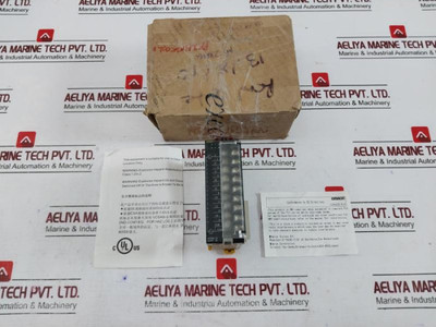 Omron Cj1W-oc211 Plc Output Unit Oc211 Ac250V 2A/Dc24V 2A