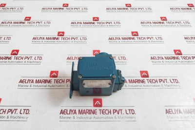 Amot Control 4140Ck1H11Aa0-ee Pressure Switch 0.28-3.72 Bar - Used Amot Control 4140Ck1H11Aa0-ee Pressure Switch 0.28-3.72 Bar - Used