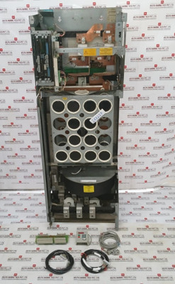 Siemens 1P 6Se7033-2Tg60-z Simovert Vc Dc Inverter 0-500Hz Iec/En 60269 - Used Siemens 1P 6Se7033-2Tg60-z Simovert Vc Dc Inverter 0-500Hz Iec/En 60269 - Used