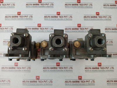 Rexroth P54350-4 Pneumatic Division Shuttle Valve T-294866-d-hhh - Used Rexroth P54350-4 Pneumatic Division Shuttle Valve T-294866-d-hhh - Used