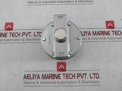 Smc Il100-02 Speed Increase Relay 1/4 Inch Max Supply Pressure 1.0 Mpa - New