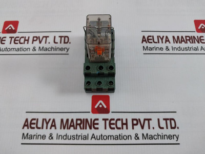 Finder 55.33 Control Relay With Base 94.73 10A-250V 2.5Kva 8A - Used