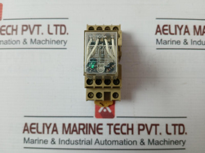 Omron My4N Power Relay W/ Socket Pyf-14A-n 5A 250Vac 23X4W1 Oc3