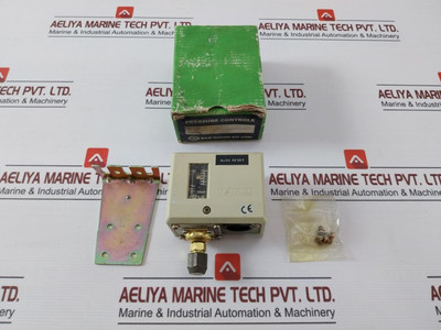 Linero Controls Hs-230 Pressure Control Switch 0.5-3 Mpa Ac 125V/250V 3.3 Mpa Linero Controls Hs-230 Pressure Control Switch 0.5-3 Mpa Ac 125V/250V 3.3 Mpa