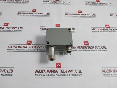 Trafag 8202.76.2210 Pressure Transmitter 0…4Kg/Cm2-g 12…34Vdc/4…20Ma/Ta -25…85˚C Trafag 8202.76.2210 Pressure Transmitter 0…4Kg/Cm2-g 12…34Vdc/4…20Ma/Ta -25…85˚C