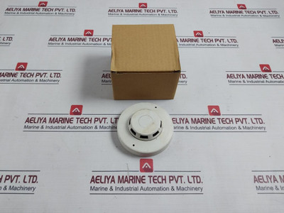 Hochiki Slk-e Photo-electric Smoke Detector 24Vdc 0.25A Contact Hochiki Slk-e Photo-electric Smoke Detector 24Vdc 0.25A Contact