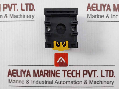 Omron Pf113A-e Relay Socket 10A 250V