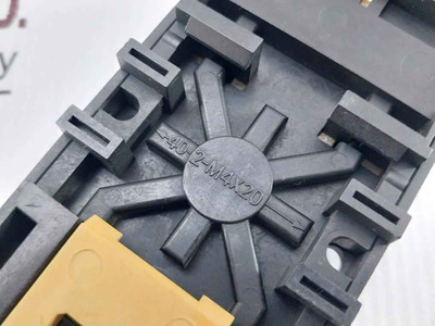 Omron 8Pfa1 Relay Socket Base 250V 7.5A Spr1206