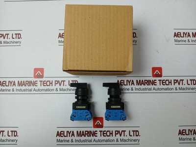 Hw-cb20 Idec Selector Switch With A Contact Block 600V 10A
