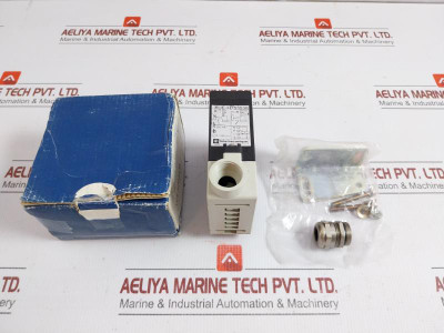 Photoelectric Sensor Detector Xue-h753538 By Telemecanique