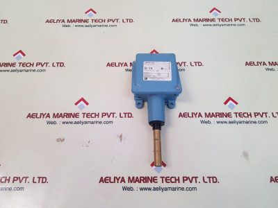 United Electric B100-120 Temperature Switch 1A 125 Vac