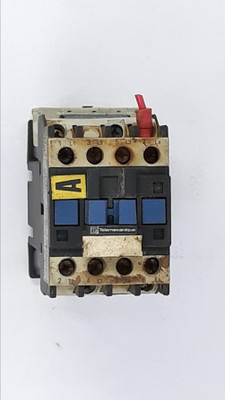 Telemecanique control relay 24v type la4 dc1u 117 ith 25a. Telemecanique control relay 24v type la4 dc1u 117 ith 25a.