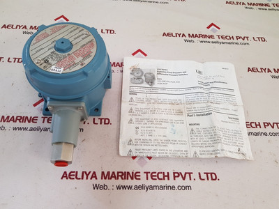 United Electric J120-612 Differential Pressure Switches 125-3000 Psi 15A 480 Vac United Electric J120-612 Differential Pressure Switches 125-3000 Psi 15A 480 Vac