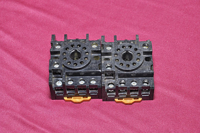 OMRON 11 PIN MK3P RELAY BASE RU 10A 250V ~2421C 2-M4X30 OMRON 11 PIN MK3P RELAY BASE RU 10A 250V ~2421C 2-M4X30
