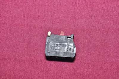 Schneider Electric Zbe-102 Contact Block A600-q600 France Schneider Electric Zbe-102 Contact Block A600-q600 France