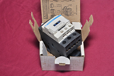 Telemecanique Square D LC1D32 Contactor - Schneider Electric Telemecanique Square D LC1D32 Contactor - Schneider Electric