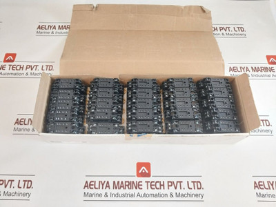 Lot Of 10X Omron Pyf08A-e Relay Socket Lot Of 10X Omron Pyf08A-e Relay Socket