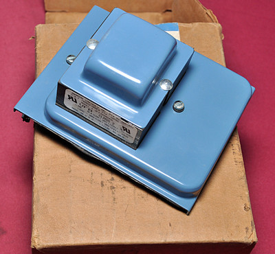 Johnson Control J4P86 Transformer - V & F PT#J4P86 Model:VF2I02A040L Johnson Control J4P86 Transformer - V & F PT#J4P86 Model:VF2I02A040L
