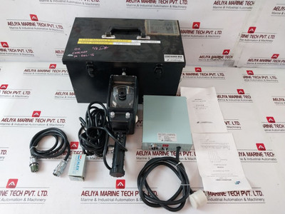 Sanshin Sps-10A With Bcn-24S Portable Daylight Signalling Lamp Set Sanshin Sps-10A With Bcn-24S Portable Daylight Signalling Lamp Set