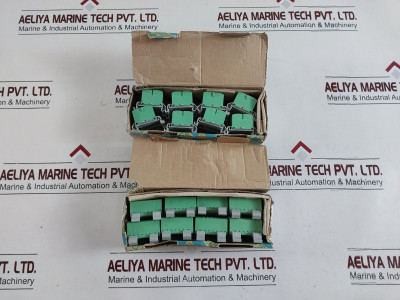 Lot of 8X Phoenix contact 300v 50a max block