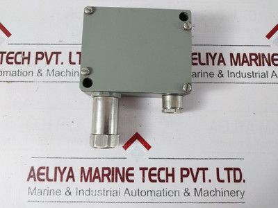 Trafag 8202.79.2210 Pressure Transmitter 0...16 Bar-g,0...1,6 Mpa-g