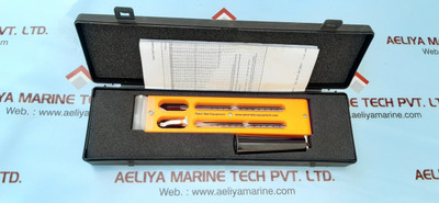 Equipment for testing paint, whirling hygrometer zeal, made in England Equipment for testing paint, whirling hygrometer zeal, made in England