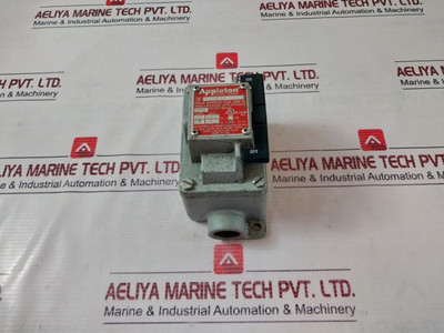 Snap Switch Appleton Edsc175R2 - 20A 120/277 Vac Used Snap Switch Appleton Edsc175R2 - 20A 120/277 Vac Used