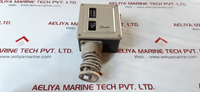 Danfoss Rt 34 Thermostat Denmark Type 17-5118 Weight 946 Gram Danfoss Rt 34 Thermostat Denmark Type 17-5118 Weight 946 Gram
