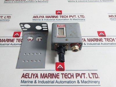 Pressure Switch Johnson Controls Penn P70Ca-5 Used Pressure Switch Johnson Controls Penn P70Ca-5 Used