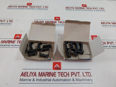 Lot of 7x Omron P2R-08P Relay Socket 5A 250 Vac