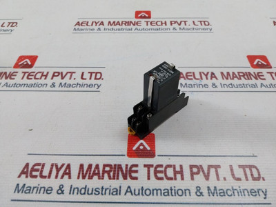Omron G3Fd-102Sn Solid State Relay With Socket 2A 125Vdc