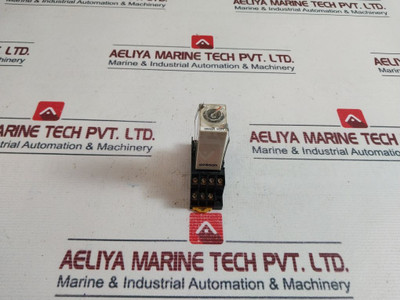 Omron H3Y-4- Timer With Base 0-10 Sec 0527Yt