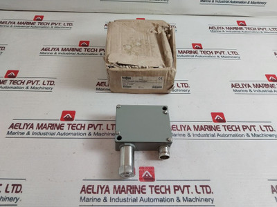 Trafag 8202.79.2210 Pressure Transmitter 12...34 V Dc