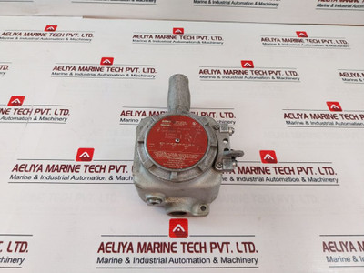 Crouse-hinds Gusc2013 Ah 3/4” Explosion Proof Enclosure With General Snap Switch