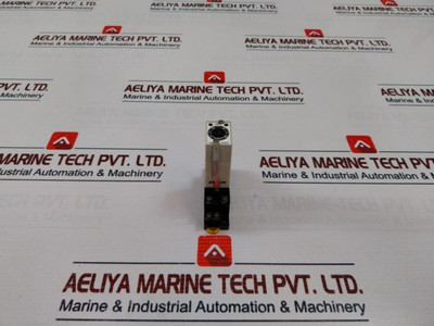 Omron H3Y-2 Time Relay With Base 100Vac 0-60 Sec