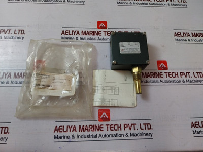 United Electric 102-9037 Temperature Control 15 Amps 125/250 Vac