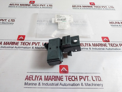 Schneider Electric 48539 Off Position Padlocking P-14423 Schneider Electric 48539 Off Position Padlocking P-14423