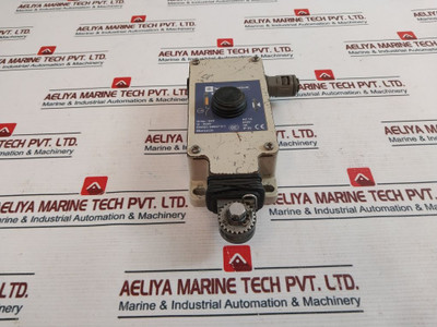 Telemecanique Xy2-ch Emergency Stop Rope Pull Switch 3A 500V