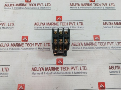 Fuji Electric Src50-2U/X (4A2B) Auxiliary Relay 400-440V 50/60Hz Fuji Electric Src50-2U/X (4A2B) Auxiliary Relay 400-440V 50/60Hz