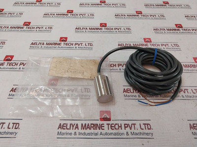 Omron E2E-x10Y1 Proximity Sensor And Cable 24To240Vac New Omron E2E-x10Y1 Proximity Sensor And Cable 24To240Vac New