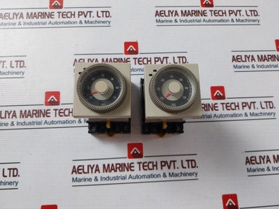 Lot Of 2X Omron H3Cr-a Timer Relay With Base 12-48Vdc 50/60Hz