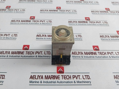 Omron H3Cr-a Timer Relay With Base 100 To 240Vac 50/60Hz Used Omron H3Cr-a Timer Relay With Base 100 To 240Vac 50/60Hz Used